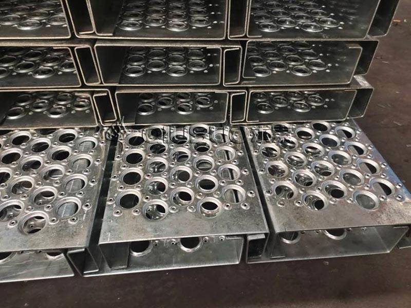 Pre-hdg steel 10inch perf-o grip safety grating is finished