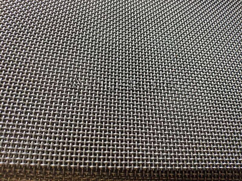 https://www.qs-wiremesh.com/img/3mm-wire-4mm-perture-of-crimped-weaving-wire-creen-40feetx40feet-in-sheet.jpg