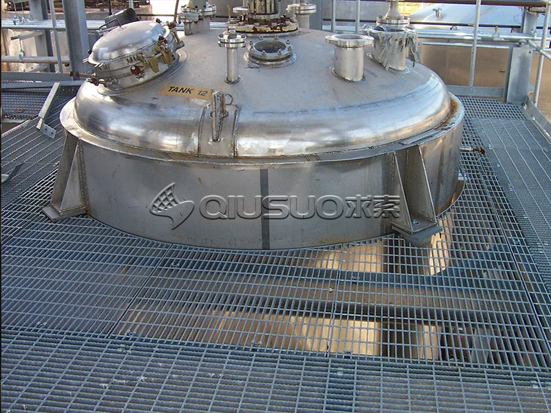 Aluminum bar grating used in the work platform inside the facility