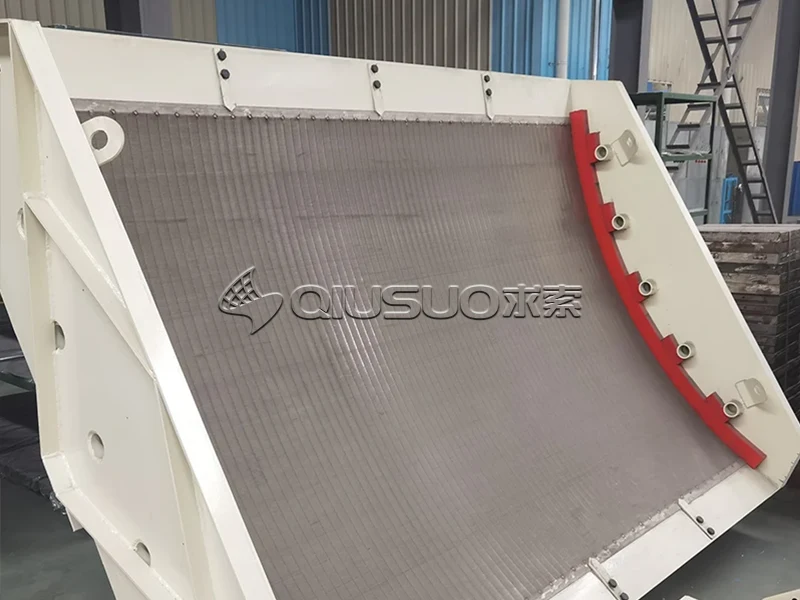 Large sieve bend screen installed on screening equipment