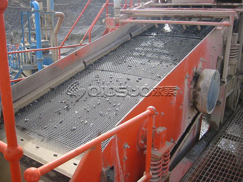 Application of square mesh vibrating screen in screening equipment for sand and gravel processing