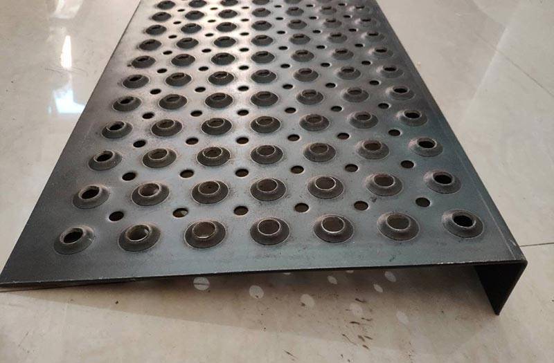 Тяговые пластины для лестниц судов