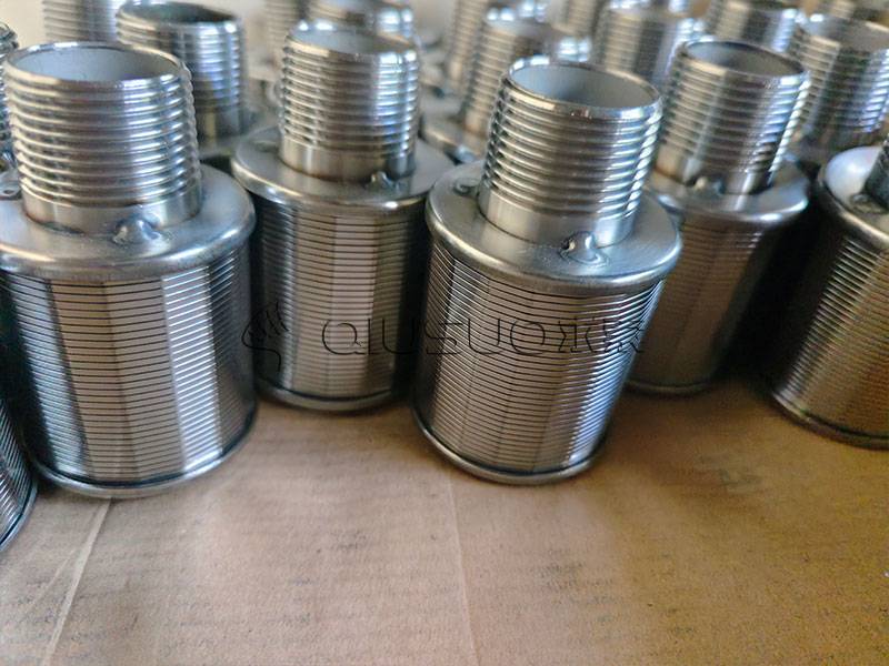 Many wedge wire screen nozzles on carton box